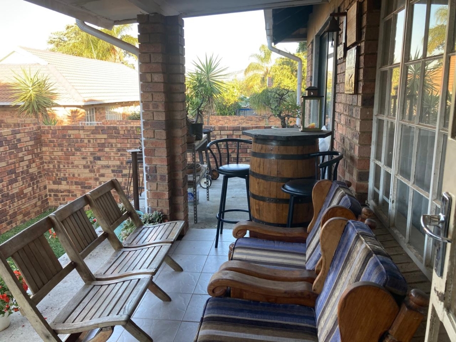 3 Bedroom Property for Sale in Geelhoutpark North West